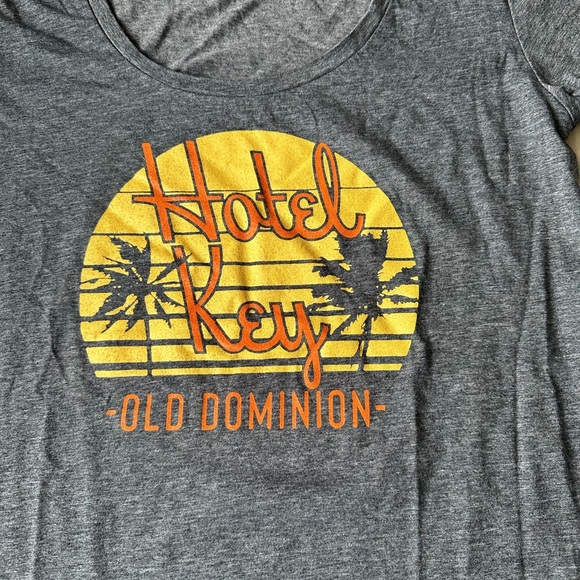 Old Dominion concert T-shirt size medium. - Picture 2 of 4